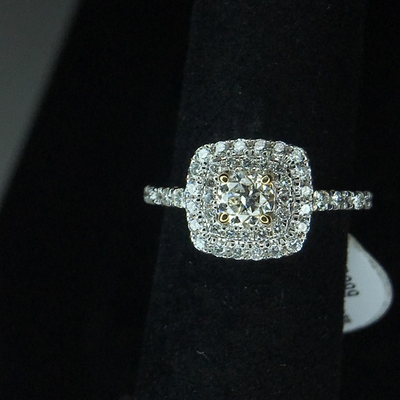 14ky double halo engagement ring - Picture 4 of 4